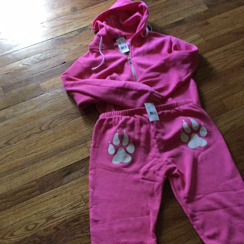 Wildfox ‘paws off’ set.